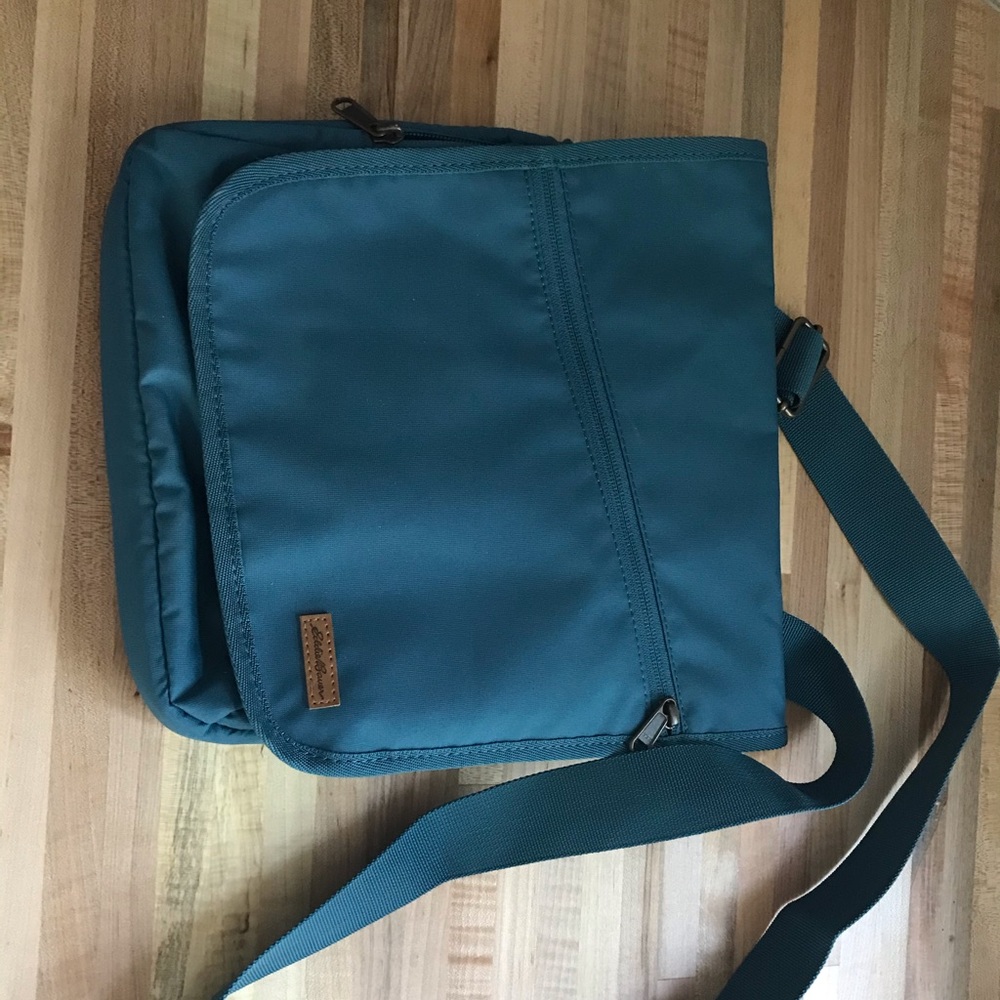 Eddie Bauer cross shoulder bag